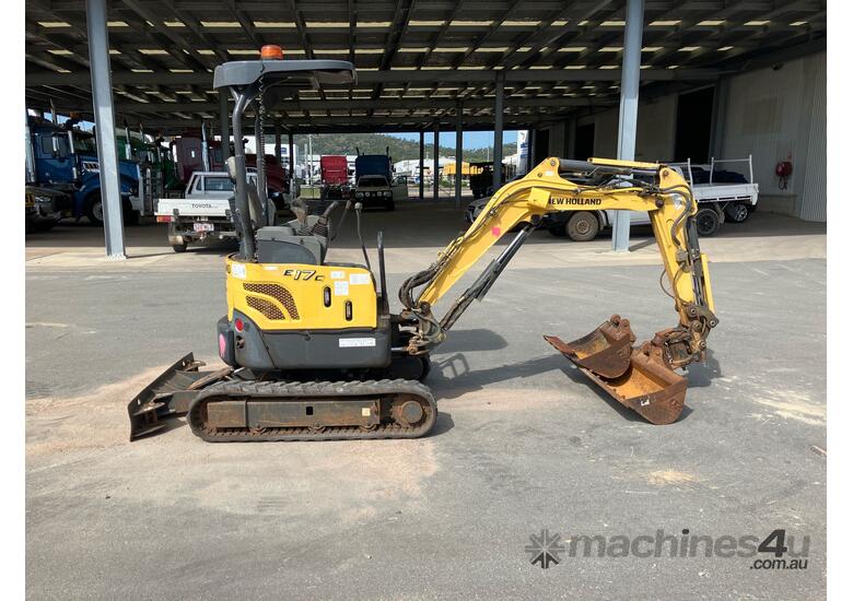 caption 2017 New Holland e17c Mini Excavator (Rubber Track)