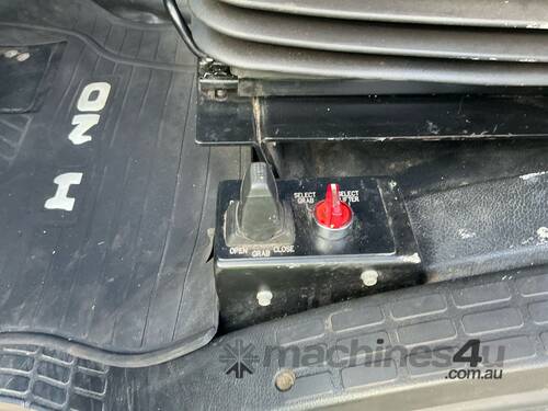 2016 Hino 500 2630 Dual Control Side Load Compactor