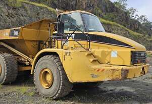 Caterpillar 2002   740