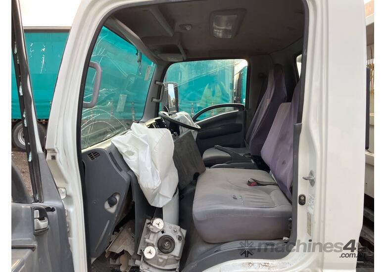 caption 2016 Isuzu NPR Tipper