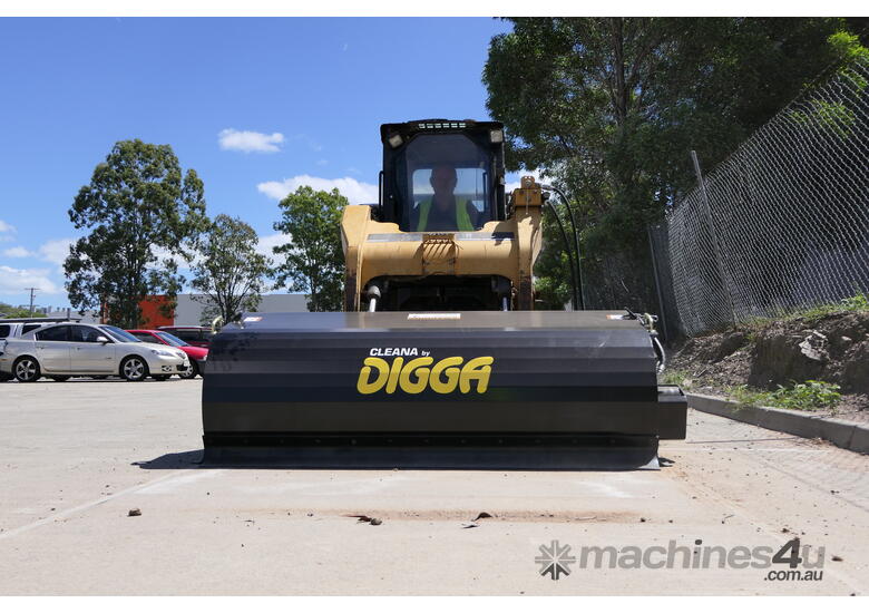 Digga Bucket Broom - 24
