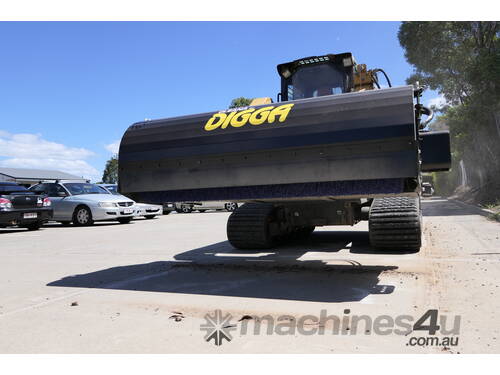 Digga Bucket Broom - 24