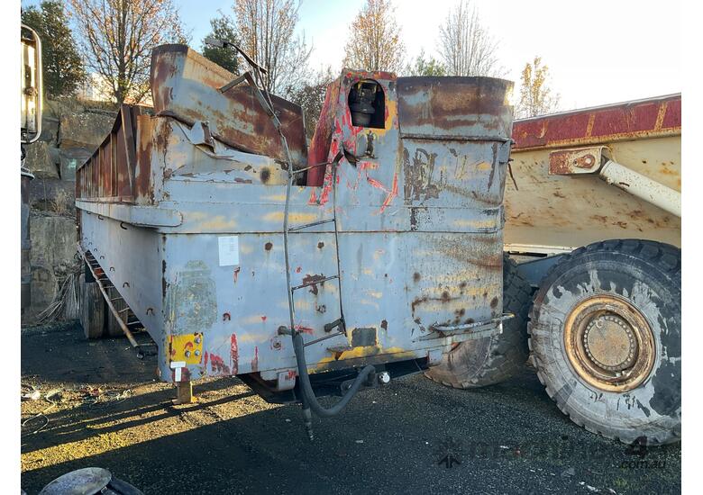 caption Centurian 29ft Dual Axle Tipper