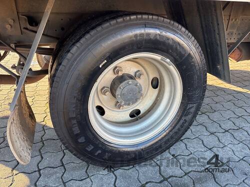 2015 Isuzu NNR 200 Pantech (Day Cab)