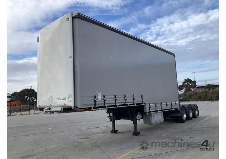 caption 2022 Krueger ST-3-38 Tri Axle Drop Deck Curtainsider A/B Combination