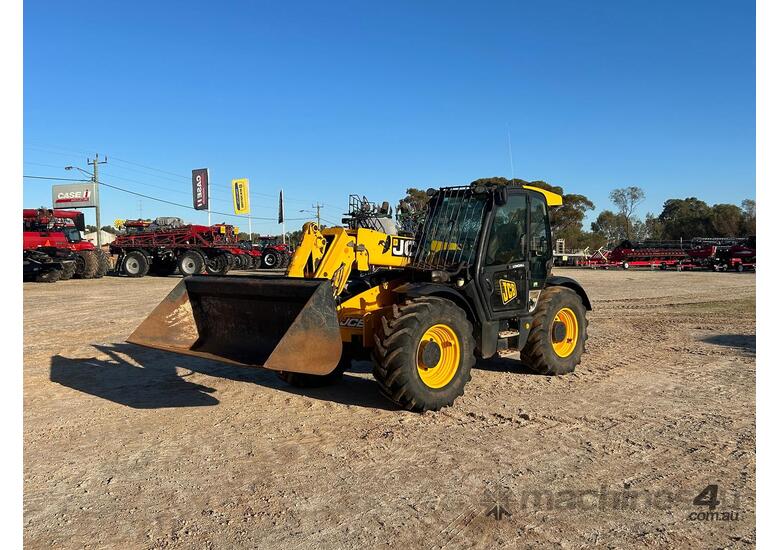 caption 2011 JCB 531-70 AGRI SUPER TELEHANDLER