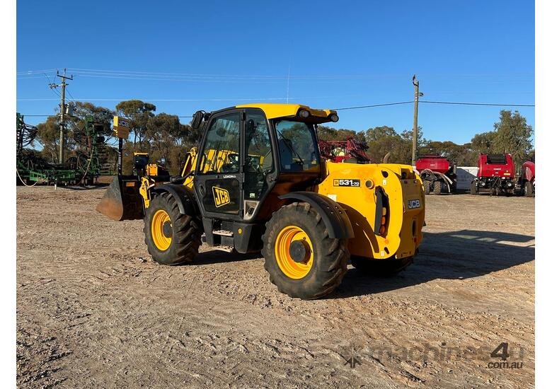 caption 2011 JCB 531-70 AGRI SUPER TELEHANDLER