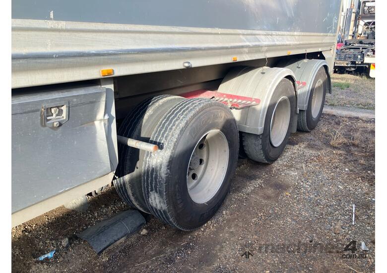 caption 2017 Gippsland Body Builders Tri Axle Tipping Trailer