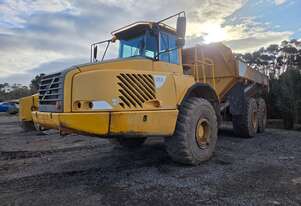 2004 VOLVO A35D ARTICULATED 6X6 TRUCK WITH TAILGATE 2004 VOLVO A35D ARTICULATED 6X6 TRUCK WITH TAILGATE