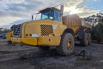 2004 VOLVO A35D ARTICULATED 6X6 TRUCK WITH TAILGATE 2004 VOLVO A35D ARTICULATED 6X6 TRUCK WITH TAILGATE