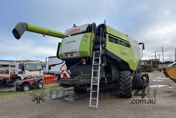 2015 Claas Lexion 770 Harvester