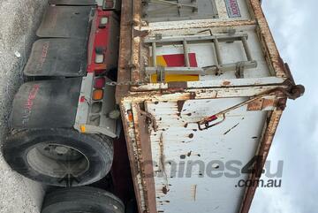 2007 Chris's Body Builders (CBB) Super Dog Trailer Tri Axle Tipping Dog Trailer