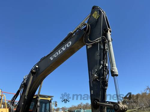 2018 Volvo ECR235CL Excavator (Steel Tracked)