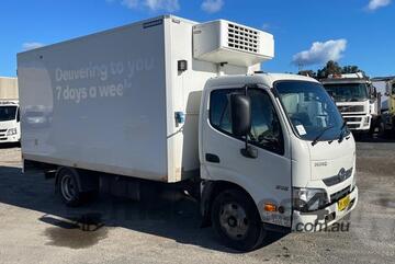 Hino   300 Series 616 Hino   300 Series 616