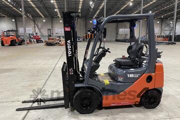 2017 TOYOTA 32-8FG18 4700mm 3 STAGE CONTAINER ENTRY MAST