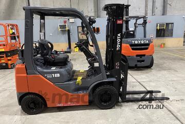 2017 TOYOTA 32-8FG18 4700mm 3 STAGE CONTAINER ENTRY MAST