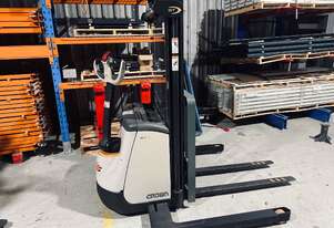 Crown   Low Hour Walkie Stacker
