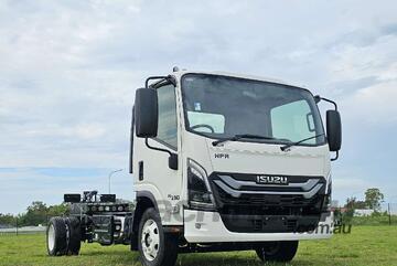 2025 Isuzu NPR 70/45-190 AM D42 Cab Chassis