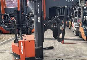 2015 RAYMOND REACH WALKIE STACKER