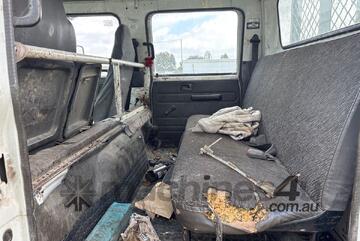 1999 Isuzu NPR 300 Crew Cab Table Top