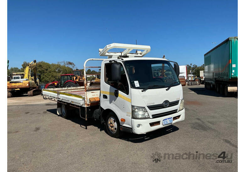 2012 Hino 300 617 Table Top