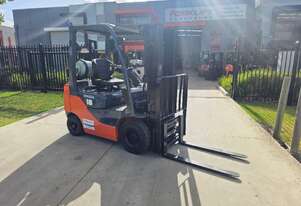 Toyota Forklift 1.8T Container Mast with Tyne Positioners (Unit#:U1002)