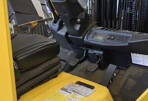 As new Hyster H2.5UT 94 hours as new 2500 kg counter balance forklift/ container