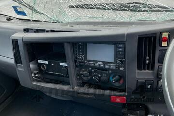 2013 Isuzu NPR 300 Flat Bed Tray