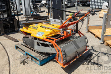 Barracuda Walk Behind Beach / Sand Cleaner