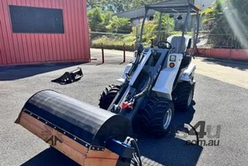 Ozziquip Hydraulic Sweeper Bucket for Mini Loader