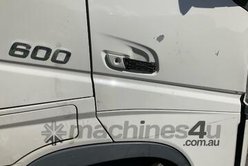 2015 Volvo FH16 Prime Mover Sleeper Cab