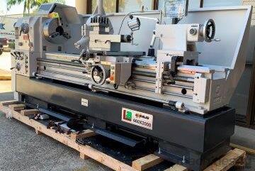 Taiwanese Centre Lathe, 660mm Turning Capacituy, 104mm Bore