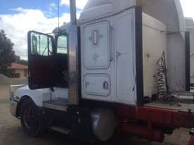 1996 KENWORTH T601 - picture2' - Click to enlarge