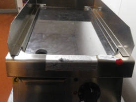 Second Hand Zanussi Electric Fry Top - picture1' - Click to enlarge