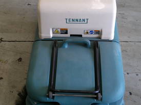 Tennant 6080 Floor Sweeper - Electric  - picture0' - Click to enlarge