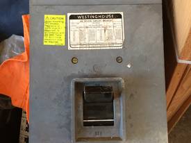 WESTINGHOUSE 800AMP 3 PHASE CIRCUIT BREAKER - picture0' - Click to enlarge