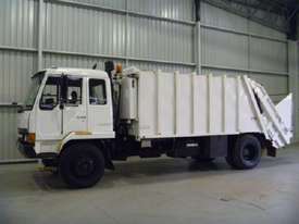 1992 Mitsubishi Fk garbage Compactor - picture0' - Click to enlarge