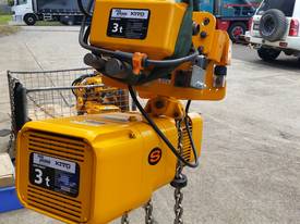 Anchor Kitto 3 tonne 2 x speed Electric 415v hoist - picture1' - Click to enlarge