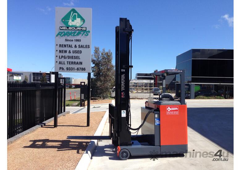 caption Toyota Reach truck