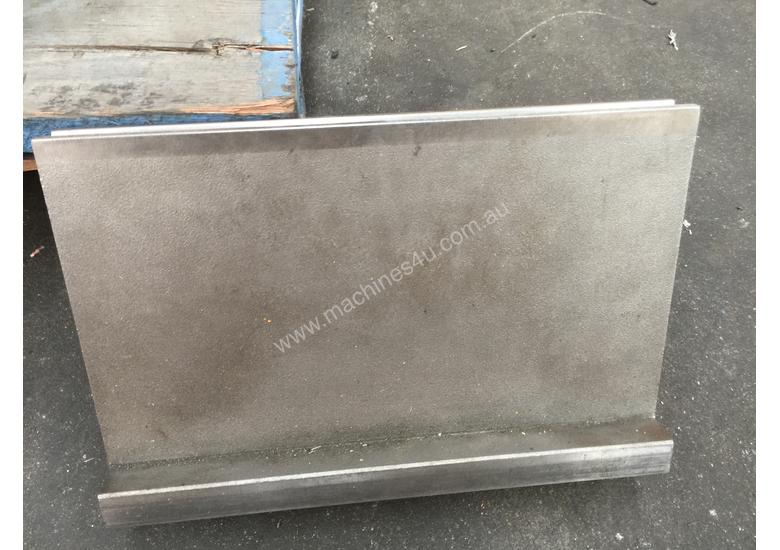 caption USED Quality Bottom 12mm Vee - 880mm Long