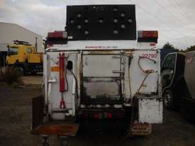 Mitsubishi Canter c/w Paveline Flocon Unit - picture2' - Click to enlarge