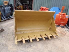 Cat Loader 4 in 1 Bucket - picture0' - Click to enlarge