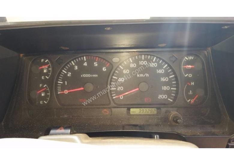 caption 2003 Toyota LandCruiser Arkana
