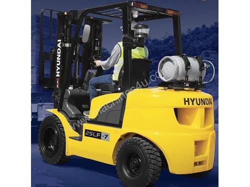 New Hyundai Forklift with 4.7m 3 stage mast