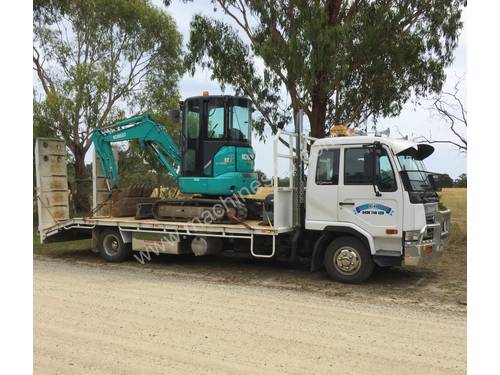 Used 2004 Nissan UD and 2015 3.5 tonne Kobelco for Sale - Low hours and kms Excellent condition