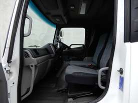 Nissan Condor Curtainsider Truck - picture2' - Click to enlarge