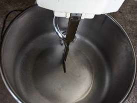 Sinmag Bakery Spiral Dough Mixer - picture0' - Click to enlarge