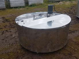 STAINLESS STEEL TANK, MILK VAT 950 LT - picture0' - Click to enlarge