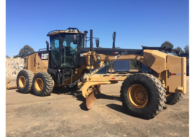 caption 2010 CATERPILLAR 140M MOTOR GRADER