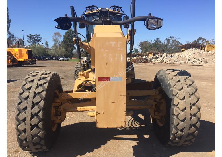 caption 2010 CATERPILLAR 140M MOTOR GRADER
